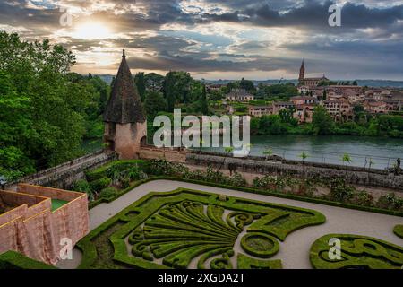 Episcopal city, around the Cathedral Sainte-Cecile, UNESCO World Heritage Site, Albi, Midi-Pyrenees, France, Europe Stock Photo