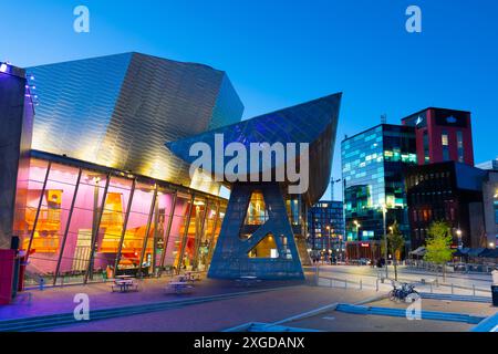 The Lowry Centre at dusk, Salford Quays, Greater Manchester, England, United Kingdom, Europe Stock Photo