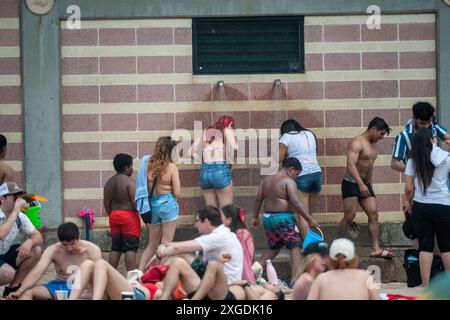 Beachgoers flock to Coney Island in Brooklyn in New York on Thursday, July 4, 2024, Independence Day.  (© Richard B. Levine) Stock Photo