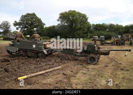 World War II Universal Carrier towing a 6 Pounder Anti Tank Gun Stock Photo