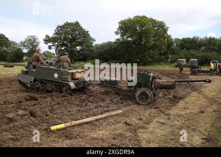 World War II Universal Carrier towing a 6 Pounder Anti Tank Gun Stock Photo