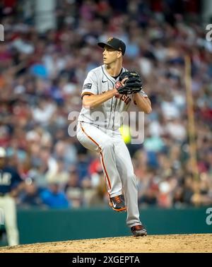 Cleveland, Oh, USA. 5th July, 2024. San Francisco Giants pitcher Taylor Rogers (33) pitches against Cleveland Guardians at Progressive Field in Cleveland, OH. San Francisco goes on to win 4-2. (Credit Image: © Walter G. Arce Sr./ASP via ZUMA Press Wire) EDITORIAL USAGE ONLY! Not for Commercial USAGE! Stock Photo