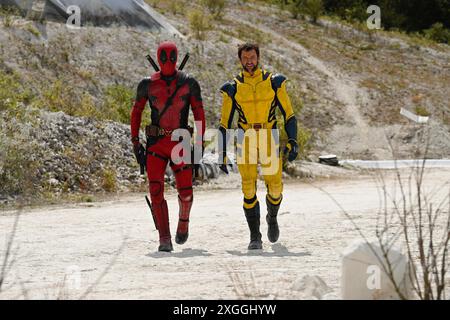 Deadpool & Wolverine (2024) directed by Shawn Levy and starring Hugh Jackman as Wolverine and Ryan Reynold as the irresponsible hero Deadpool, will he change the history of the MCU with Wolverine!? Publicity photograph ***EDITORIAL USE ONLY***. Credit: BFA / Jay Maidment / Walt Disney Studios Stock Photo