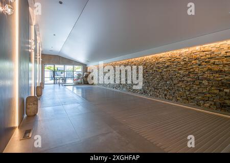 Large executive house with pool house, gym and outdoor kitchen in a leafy suburb of England Stock Photo