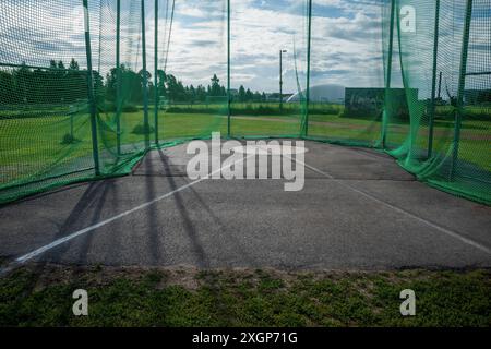 empty discus and hammer throwing ring outdoors Stock Photo - Alamy