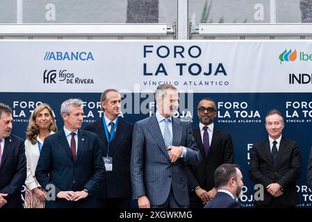The President of the Xunta de Galicia, Alfonso Rueda (left), and the ...
