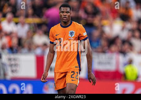 Dortmund, Germany. 10th July, 2024. DORTMUND, GERMANY - JULY 10: Denzel Dumfries of the Netherlands during the Semi-Final - UEFA EURO 2024 match between Netherlands and England at BVB Stadion Dortmund on July 10, 2024 in Dortmund, Germany. (Photo by Joris Verwijst/BSR Agency) Credit: BSR Agency/Alamy Live News Stock Photo