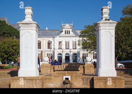 The facade of Iziko South African Museum in the Company Gardens, downtown Cape Town, South Africa Stock Photo