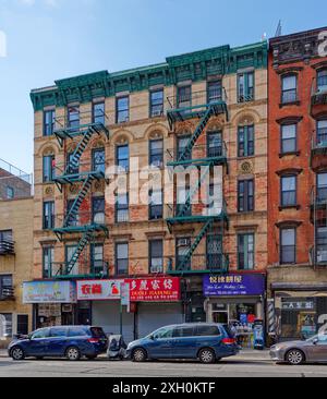 NYC Chinatown: Star of David terra cotta reveals neighborhood’s history as Jewish enclave; a Yeshiva (Jewish school) is still next door. Stock Photo
