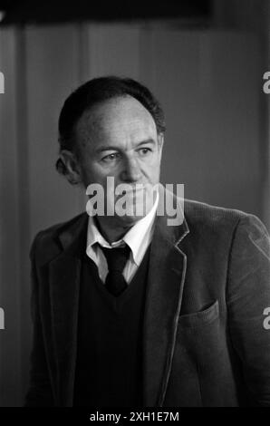 Gene Hackman on the set of the film 'Target', directed by Arthur Penn in 1985 Stock Photo