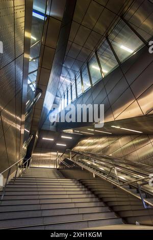 subway station Benrather Straße of light rail Wehrhahn line official ...