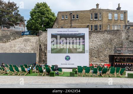 Wimbledon Watch Zone at Westquay, Southampton, Hampshire, England, UK. July 11th 2024, people watching Paolini win against Vekic in ladies semi-final Stock Photo