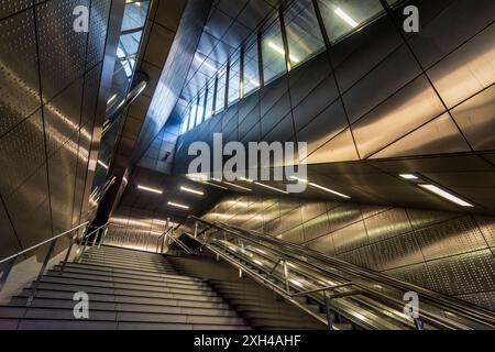 subway station Benrather Straße of light rail Wehrhahn line official ...