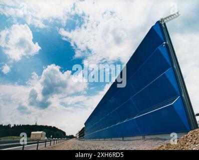 In Munich, the world's first noise protection wall with built-in solar cells is inaugurated near the A96 highway. It generates up to 30 kilowatts over a length of 120 meters. [automated translation] Stock Photo