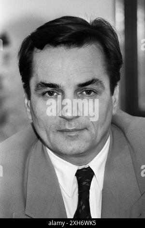 Germany, Bonn, 03.06.1993 Archive: 40-69-24 Visit of Foreign Minister Bosnia Photo: Dr. Haris Silajdzic [automated translation] Stock Photo