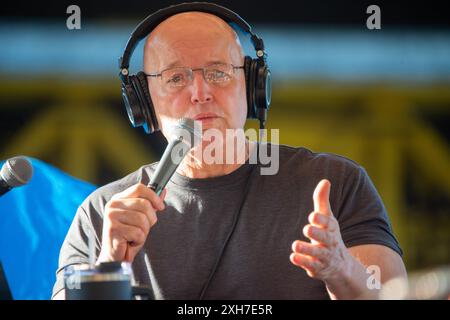 Allentown, United States. 11th July, 2024. Steve Morrison broadcasts live during WMMR's Day Off At Dorney Park Thursday, July 11, 2024 at Dorney Park in Allentown, Pennsylvania. ( Credit: William Thomas Cain/Alamy Live News Stock Photo