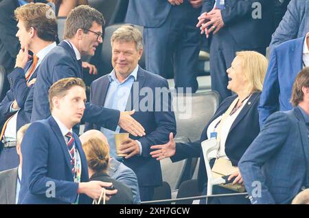 Dortmund, Germany. 10th July, 2024. Robert Habeck (M), Vize-Kanzer Deutschland, Bundesminister fuer Wirtschaft und Klimaschutz der Bundesrepublik Deutschland, Die Gruenen, Nancy Faeser (R), SPD Bundesministerin des Innern und fuer Heimat der Bundesrepublik Deutschland in the semi final match NETHERLANDS - ENGLAND 1-2 of the UEFA European Championships 2024 on Jul 10, 2024 in Dortmund, Germany. Photographer: ddp images/star-images Credit: ddp media GmbH/Alamy Live News Stock Photo