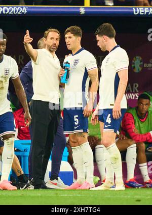 Declan Rice (England, #4) gestikuliert. USA, FIFA Weltmeisterschaft ...