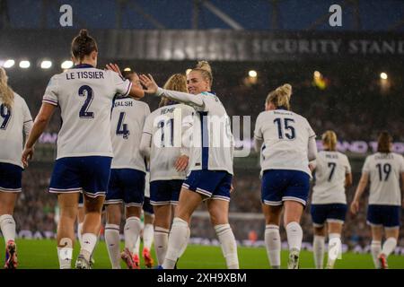 England's Maya Le Tissier (second right) and team-mates before the UEFA