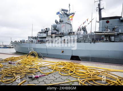 Wilhelmshaven, Germany. 13th July, 2024. Marines stand on