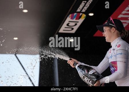 Blockhaus, Italia. 13th July, 2024. Neve Bradbury (Canyon//SRAM Racing) White jersey on the podium the 7th stage of the Giro d'Italia Women, from Lanciano to Blockhaus Italy Saturday, July 13, 2024. Sport - cycling . (Photo by Marco Alpozzi/Lapresse) Credit: LaPresse/Alamy Live News Stock Photo