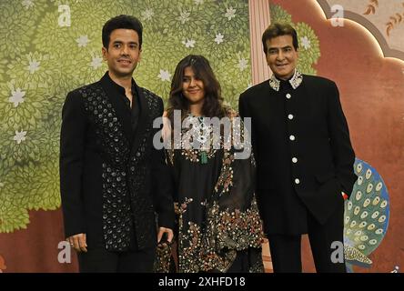 L-R Bollywood actor Tusshar Kapoor, Indian television producer Ekta Kapoor and actor Jeetendra (father of Tusshar Kapoor and Ekta Kapoor) pose for a photo on the red carpet during the blessings ceremony of the newly married couple Anant Ambani and Radhika Merchant in Mumbai. (Photo by Ashish Vaishnav / SOPA Images/Sipa USA) Stock Photo