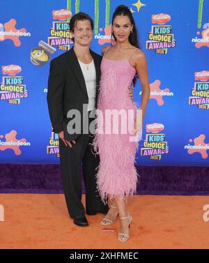 Josh Herbert, Abbie Herbert at arrivals for Nickelodeon Kids Choice