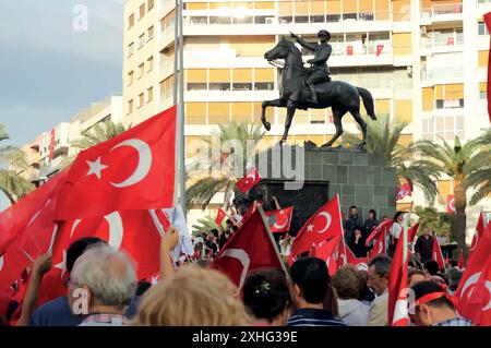 Happy 9th September Liberation of Izmir. Izmir Republic Square vector illustration. Translation: 9 Eylül İzmir'in kurtuluşu kutlu olsun. Stock Vector