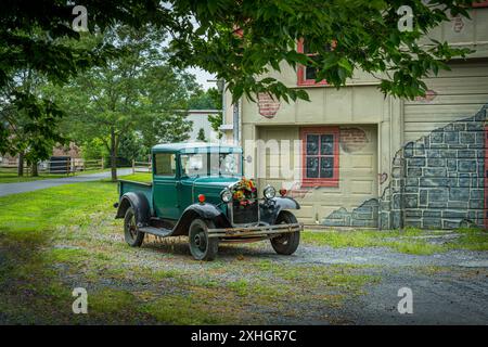 Vintage 1929 Ford Model A Roadster Truck in rural country setting, Tatamy. Pennsylvania, USA Stock Photo