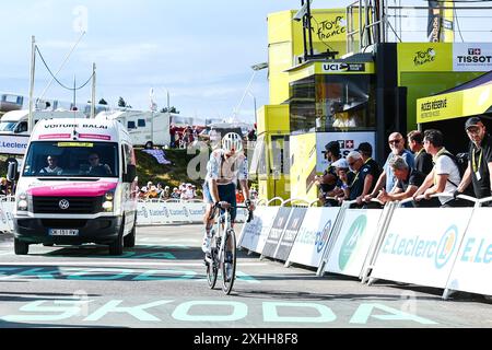 Plateau De Beille, France. 14th July, 2024. Dutch Bram Welten of Team DSM-Firmenich PostNL arrives out of time at stage 15 of the 2024 Tour de France cycling race, from Loudenvielle to Plateau de Beille, France (107, 7 km), on Sunday 14 July 2024. The 111th edition of the Tour de France starts on Saturday 29 June and will finish in Nice, France on 21 July. BELGA PHOTO DAVID PINTENS Credit: Belga News Agency/Alamy Live News Stock Photo