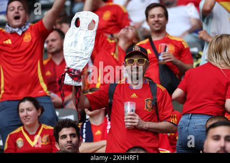 Berlin, Germany. 14th July, 2024. Spectators are seen before the UEFA Euro 2024 final match between England and Spain in Berlin, Germany, July 14, 2024. Credit: Pan Yulong/Xinhua/Alamy Live News Stock Photo