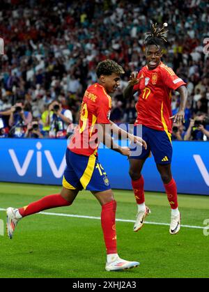 spain-s-nico-williams-right-celebrates-scoring-their-side-s-first