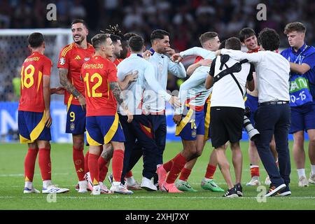 Berlin, Germany. 14th July, 2024. Fussball UEFA EURO 2024 Finale Spanien - England am 14.07.2024 im Olympiastadion Berlin in Berlin Spanien Spieler freuen sich ueber den Sieg Alejandro Grimaldo ( Spanien ), Rodri ( Spanien ), Ayoze Perez ( Spanien ), Joselu ( Spanien ), Martin Zubimendi ( Spanien ) Foto: Revierfoto Credit: ddp media GmbH/Alamy Live News Stock Photo