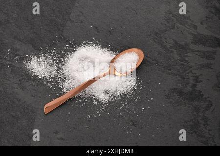 Magnesium chloride flakes, ionic mineral compound - Sea salt Stock Photo