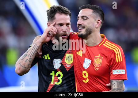 Berlin, Germany. 14th July, 2024. Fussball UEFA EURO 2024 Finale Spanien - England am 14.07.2024 im Olympiastadion Berlin in Berlin Alejandro Remiro ( Spanien ), links - Joselu ( Spanien ), rechts Foto: Revierfoto Credit: ddp media GmbH/Alamy Live News Stock Photo