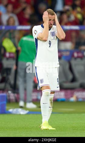 harry-kane-england-9-sad-after-the-final-match-spain-england-2-1-of