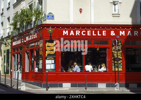 France, Paris, Café Marcel, restaurant rue des Dames in the 17th arrondissement of the capital Stock Photo