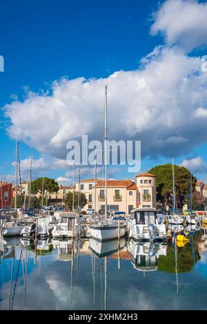 France, Herault, Bouzigues, village on the banks of the Etang de Thau and famous for its oysters and shells, the marina Stock Photo