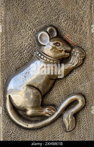 Silver Rat ; Deshnoke ; Karni Mata Temple ; Deshnok ; Bikaner ...