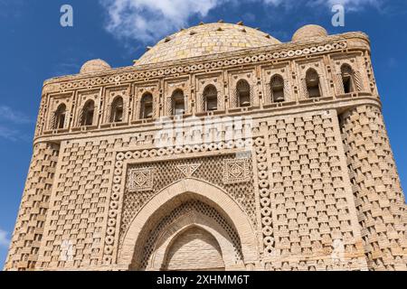 Samanid Mausoleum, exterior detail with pointed arches and spandrels. It was built in the 10th century CE, located in Bukhara, Uzbekistan Stock Photo