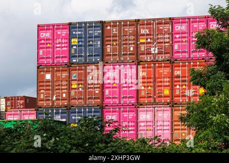 the container terminal Molenkopf of the Rhine port in the town district Niehl, Cologne, Germany. der Container-Terminal Molenkopf im Niehler Hafen, Ko Stock Photo