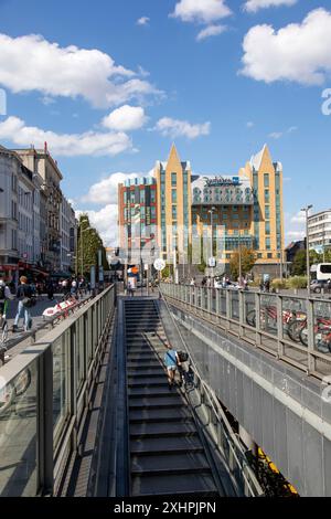 Belgium, Flanders, Antwerp, escalator in front of the central station and Radisson Blu Astrid hotel in the background Stock Photo
