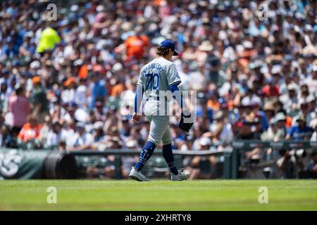 Los Angeles Dodgers' Justin Wrobleski throws to the Yomiuri Giants in ...