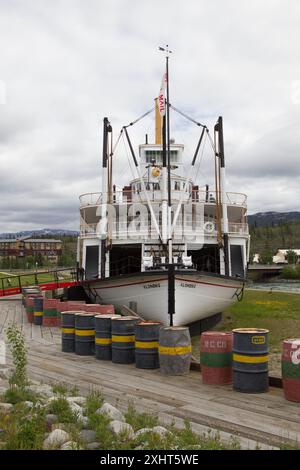 Loading plank is down and the SS Klondike II sternwheeler looks ready to take on cargo. Boat last ran the Yukon River in August 1955, Whitehorse, YT. Stock Photo