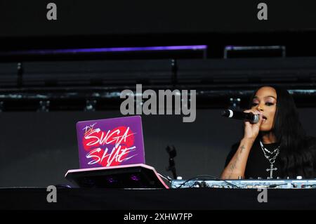 West Palm Beach, USA. 14th July, 2024. WEST PALM BEACH, FLORIDA - JULY 14: DJ Suga Shae during 'The Queens Of R&B Tour' at The I Think Financial Amphitheatre on July 14, 2024 in West Palm Beach, Florida. (Photo by JL/Sipa USA) Credit: Sipa USA/Alamy Live News Stock Photo