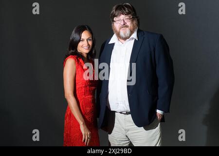 Edimburgh, Scotland. 20 August, 2018. Indian poet, journalist and dancer Tishani Doshi and Scottish poet and writer John Burnside attends a photocall Stock Photo