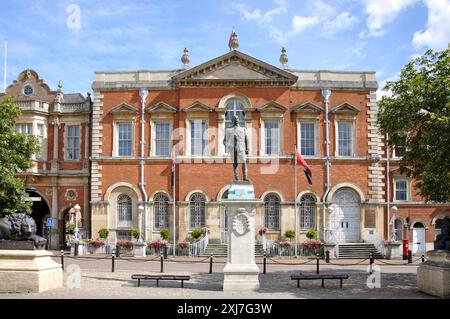 Aylesbury Crown Court, Old County Hall, Market Square, Aylesbury, Buckinghamshire, England, United Kingdom Stock Photo