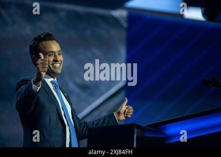 Milwaukee, Vereinigte Staaten. 16th July, 2024. Vivek Ramaswamy, businessman speaks at the Republican National Convention in Milwaukee, Wisconsin at the Fiserv Forum on Tuesday, July 16, 2024. Credit: Annabelle Gordon/CNP/dpa/Alamy Live News Stock Photo