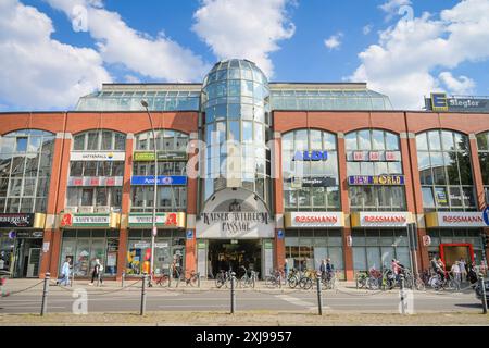 Einkaufscenter, Kaiser-Wilhelm-Center, Hauptstraße, Schöneberg, Tempelhof-Schöneberg, Berlin, Deutschland Stock Photo