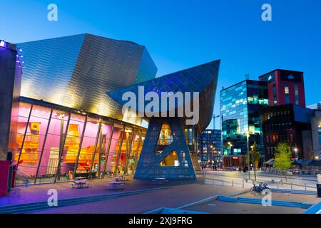 The Lowry Centre at dusk, Salford Quays, Greater Manchester, England, United Kingdom, Europe Copyright: JohnxGuidi 1237-700 Stock Photo